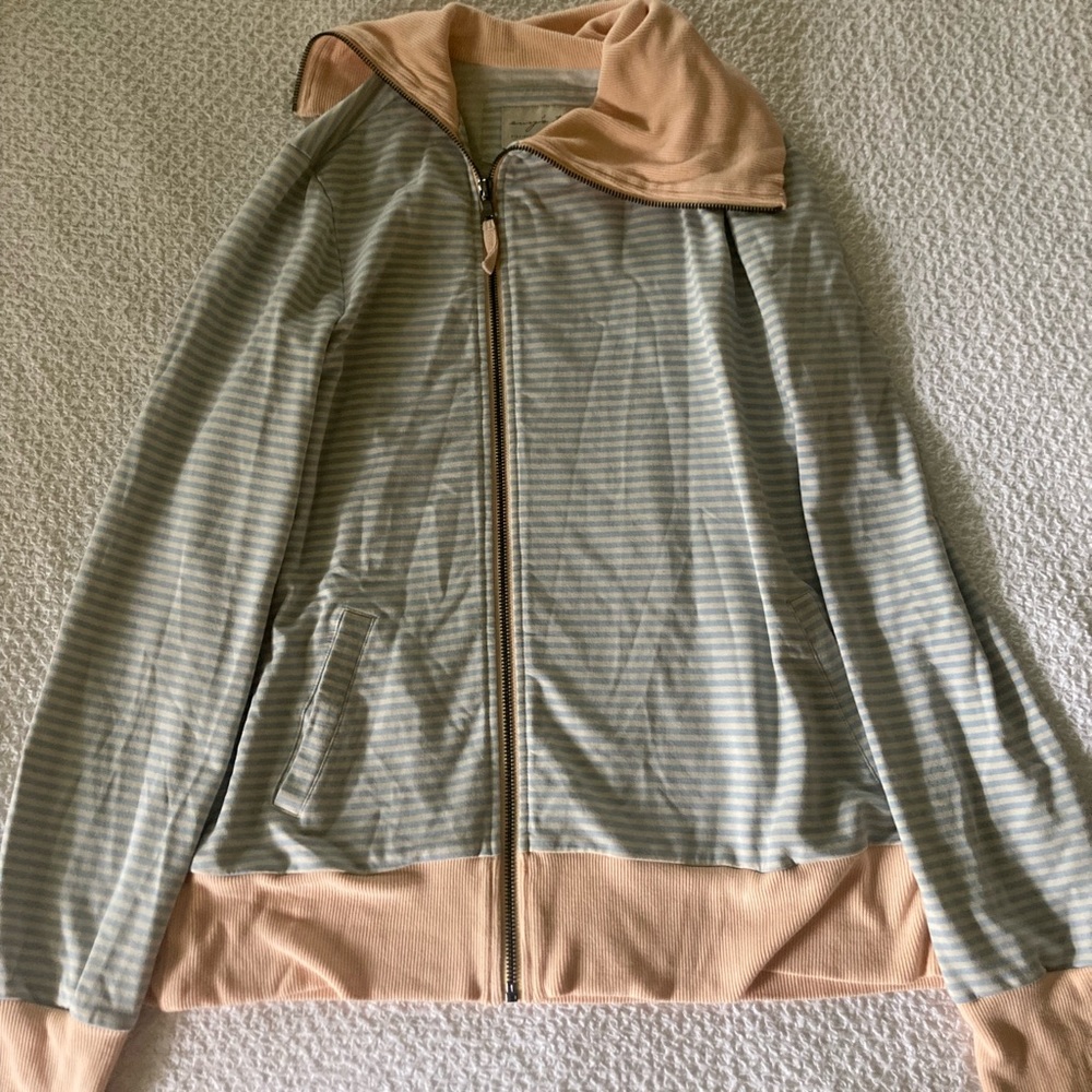 Evy’s Tree zip up sweatshirt with asymmetrical contrasting collar